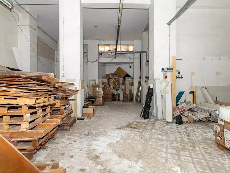 Immagine 34 di Locale commerciale in vendita  in Viale Mario Rapisardi 186 a Catania