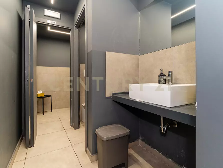 Immagine 49 di Bar / Ristorante in vendita  in Via Gemmellaro 47/A a Catania