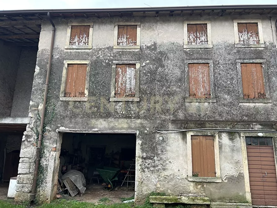 Immagine 42 di Rustico / casale in vendita  in Via Squaranto 6 a Verona