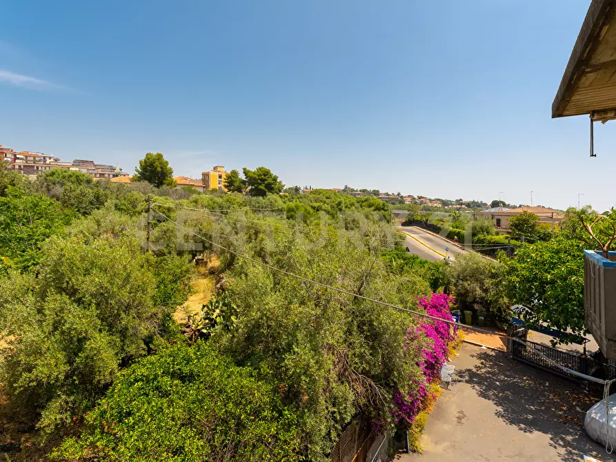 Immagine 33 di Loft/Open space in vendita  in Via Madonna delle Lacrime 64 a San Giovanni La Punta