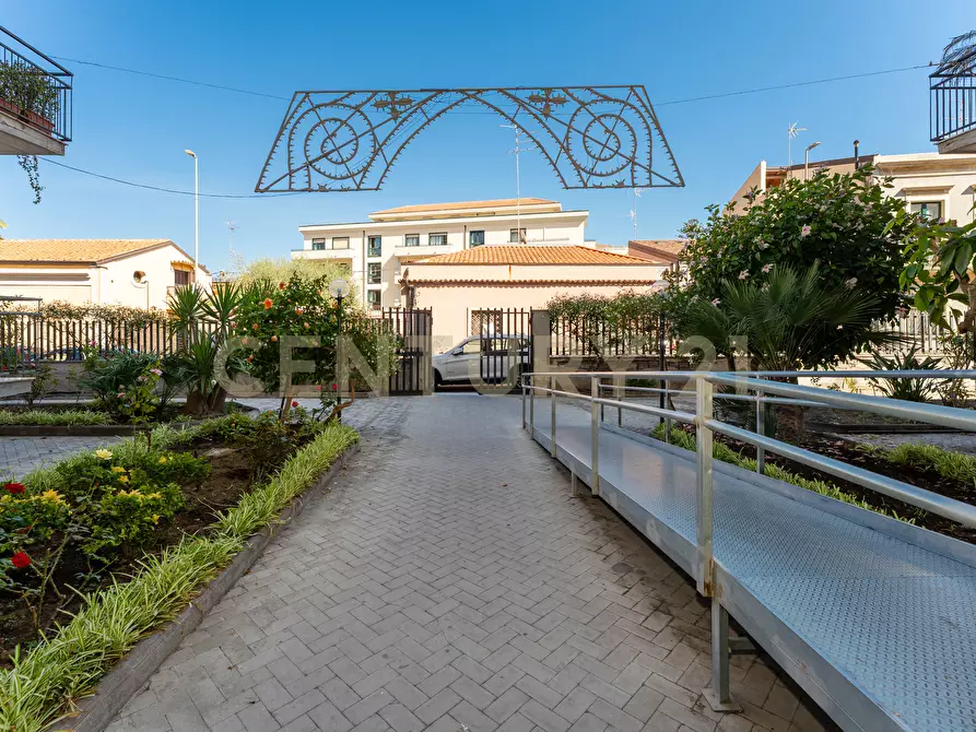 Immagine 3 di Pentalocale in vendita  in Via Messina 523 a Catania