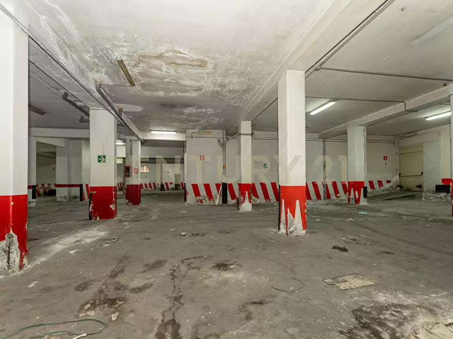 Immagine 15 di Garage in vendita  in Via Enna 13 a Catania