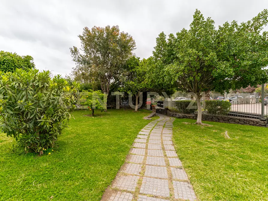 Immagine 10 di Attico in vendita  in Via Maria Gianni 85 a Catania