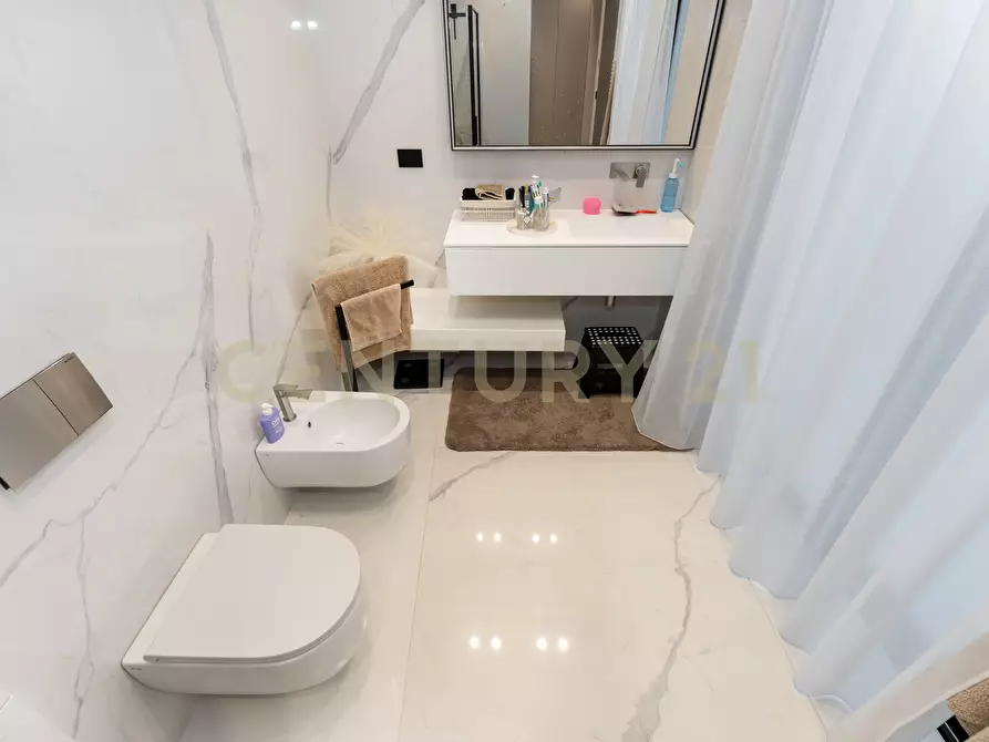 Immagine 59 di Villa in vendita  in Via Sant' Andrea 8 a Catania