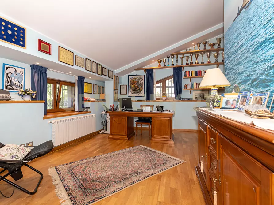 Immagine 57 di Villa in vendita  in Via Brinzio 20 a Aci Catena