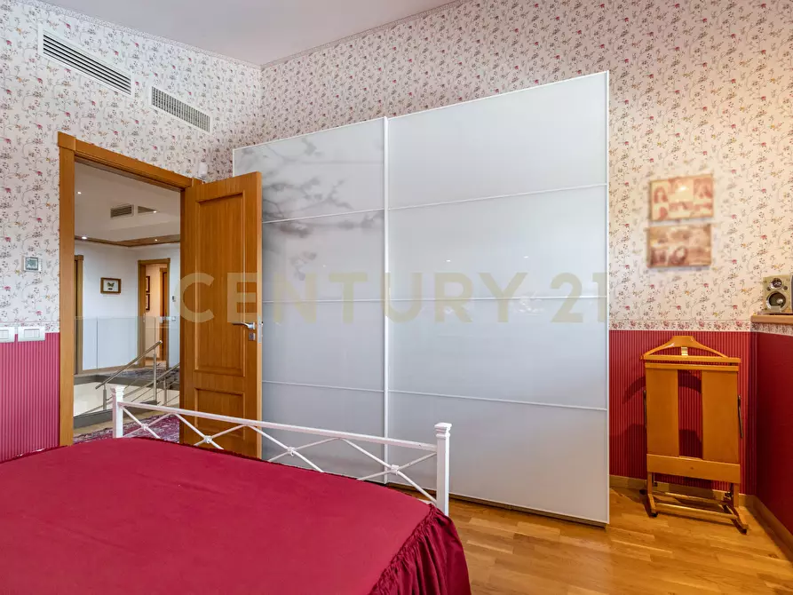 Immagine 53 di Villa in vendita  in Via Brinzio 20 a Aci Catena