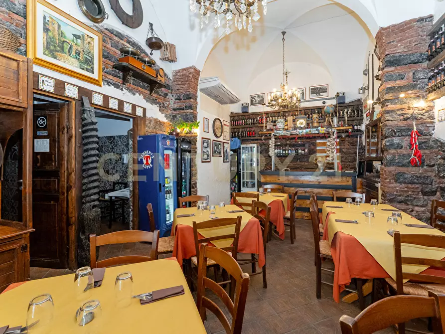 Immagine 33 di Pizzeria / Pub in vendita  in Via Plebiscito 179 a Catania