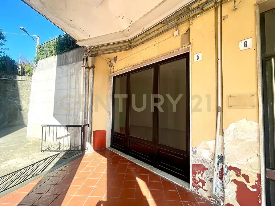 Immagine 15 di Locale commerciale in vendita  in Piazza Vittorio Emanuele a Nicolosi