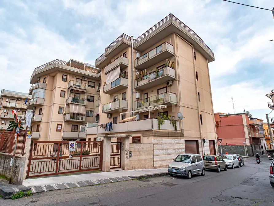 Immagine 1 di Appartamento in vendita  in Via Acquedotto Greco 248 a Catania