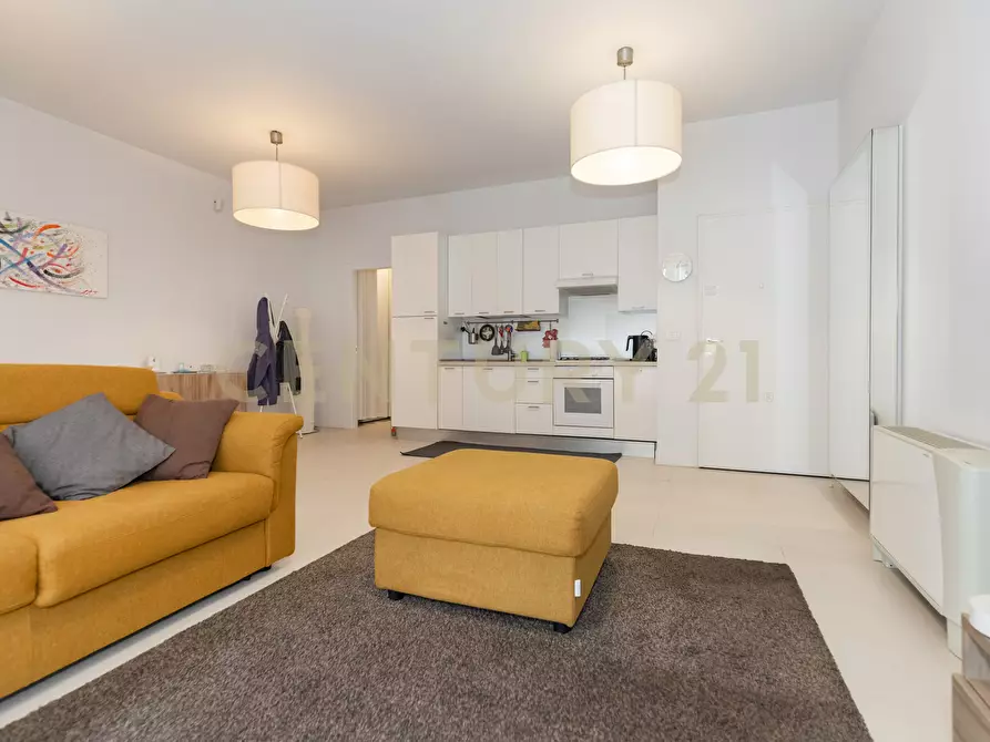 Immagine 11 di Trilocale in vendita  in Via Ruggero Leoncavallo 5 a Catania