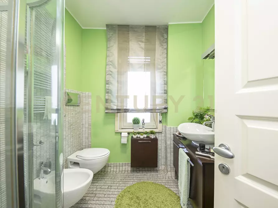 Immagine 29 di Pentalocale in vendita  in Viale Lorenzo Bolano 45 a Catania