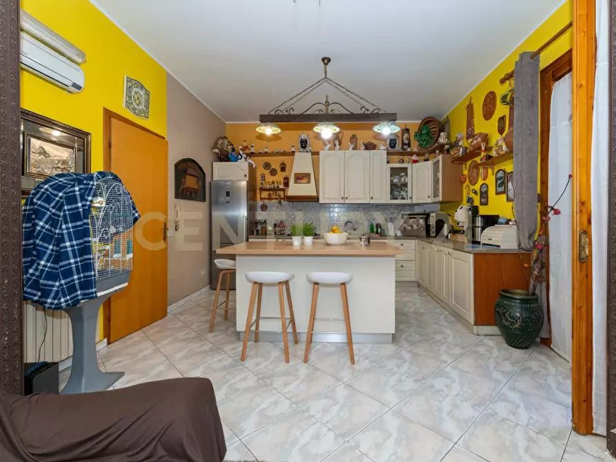 Immagine 40 di Pentalocale in vendita  in Via Antonio de Curtis 27 a Misterbianco