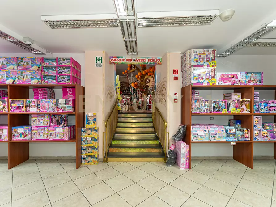 Immagine 16 di Locale commerciale in vendita  in Via Passo Gravina 150 a Catania