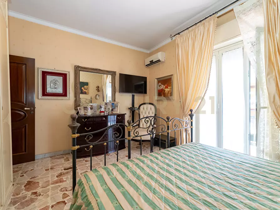 Immagine 38 di Pentalocale in vendita  in Via Carrubella 155 a Gravina Di Catania