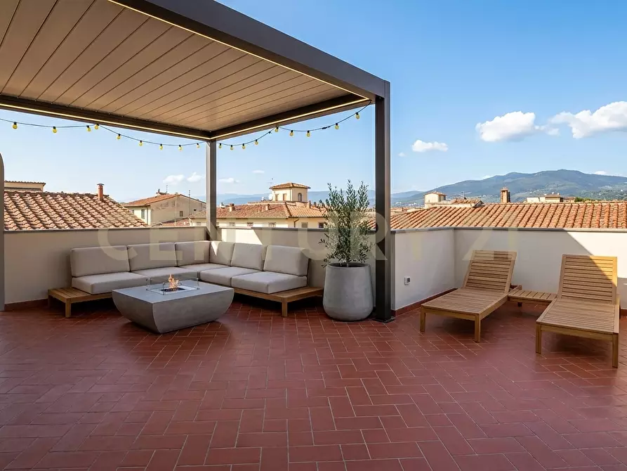 Immagine 42 di Villa in vendita  in Via Quartiere Longo 18 a Aci Castello