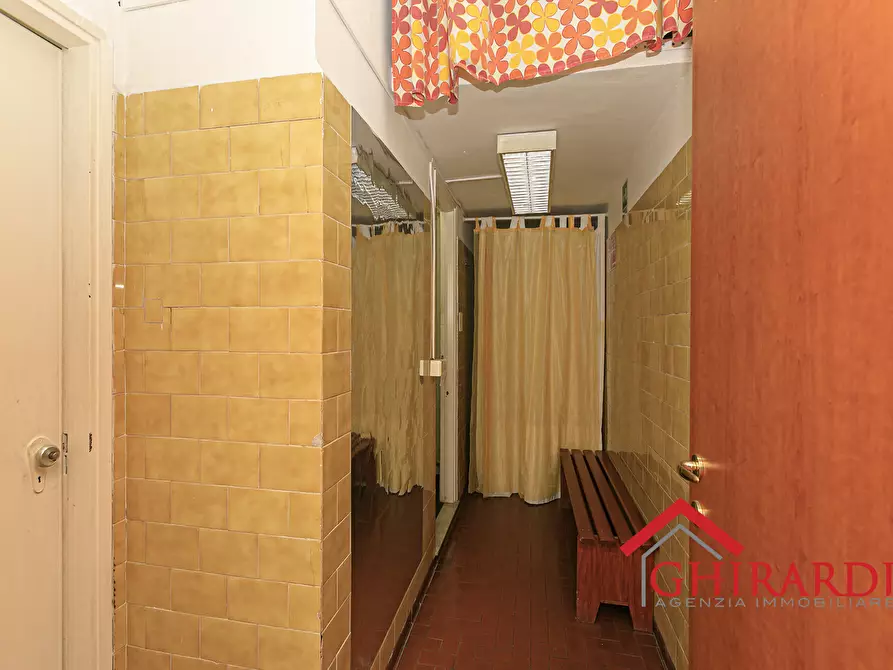 Immagine 32 di Locale commerciale in vendita  in BORZOLI 88M a Genova