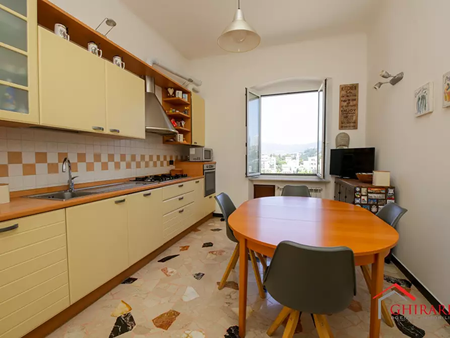 Immagine 9 di Quadrilocale in vendita  in Via Domenico Oliva 7 a Genova