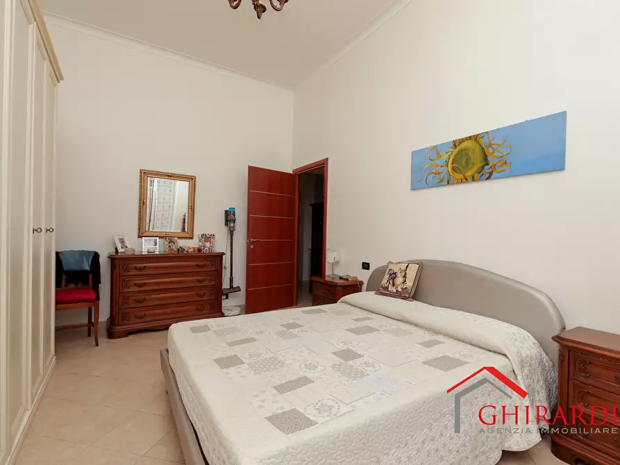 Immagine 12 di Bilocale in vendita  in VIA MOLFINO 6 a Genova