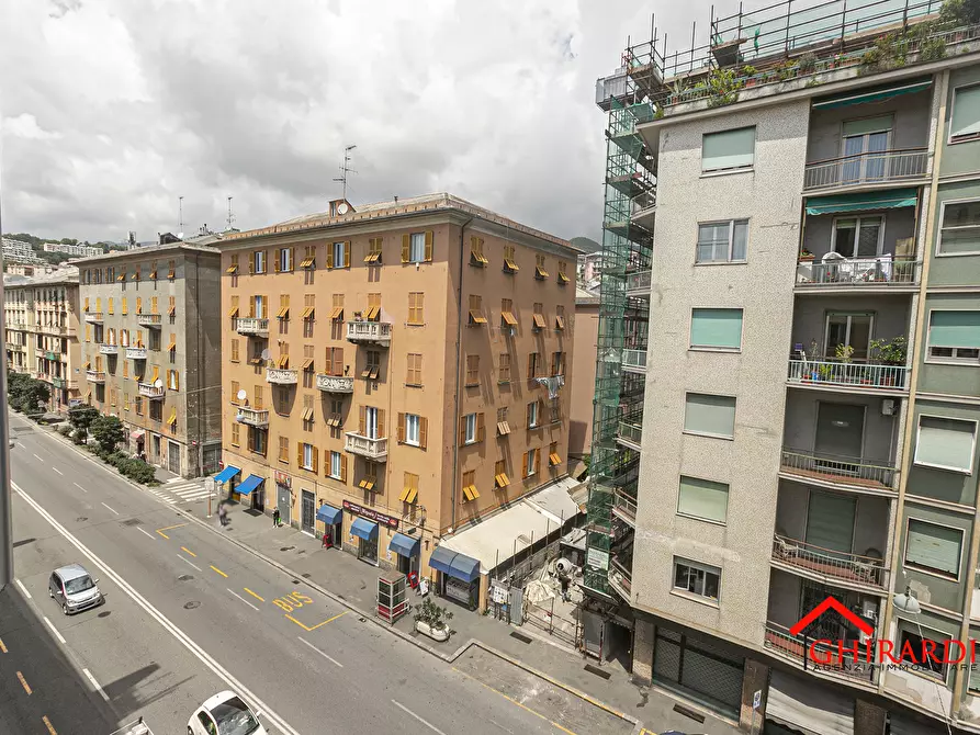 Immagine 41 di Trilocale in affitto  a Genova