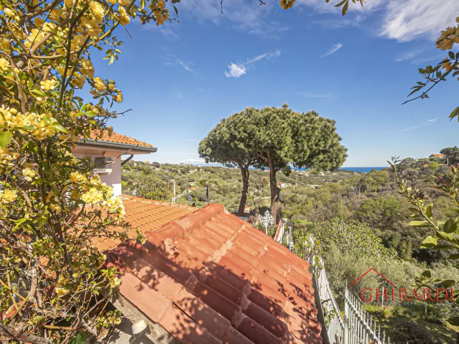 Immagine 100 di Villa in vendita  in VIA PECORILE a Celle Ligure