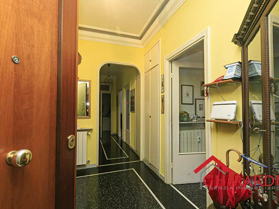 Immagine 2 di Quadrilocale in vendita  in Piazza Giovanni Tarello 9 a Genova