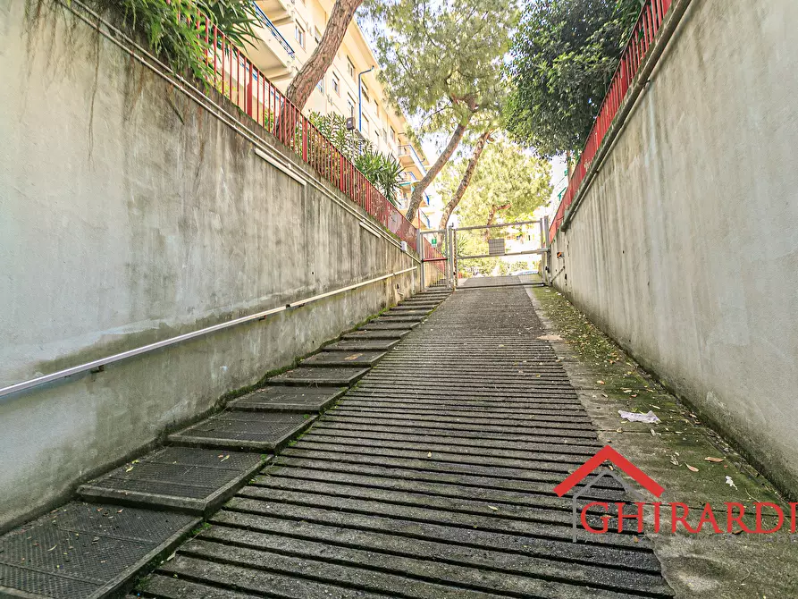 Immagine 17 di Magazzino in affitto  in VIA CHIARAVAGNA 18R a Genova