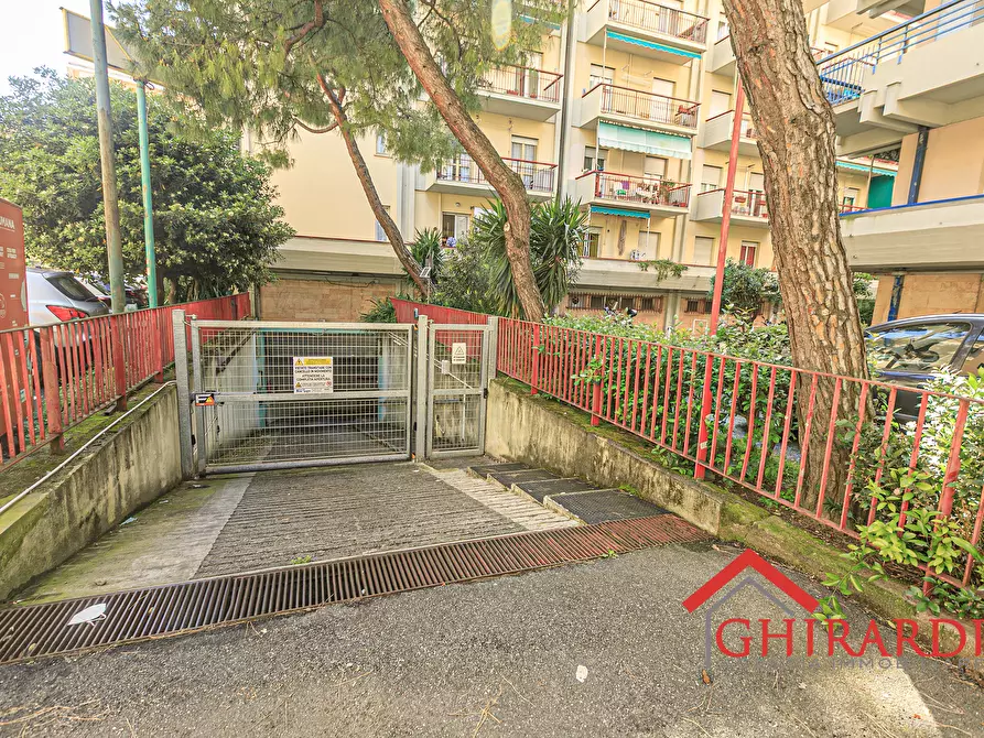 Immagine 3 di Garage in affitto  in VIA CHIARAVAGNA a Genova
