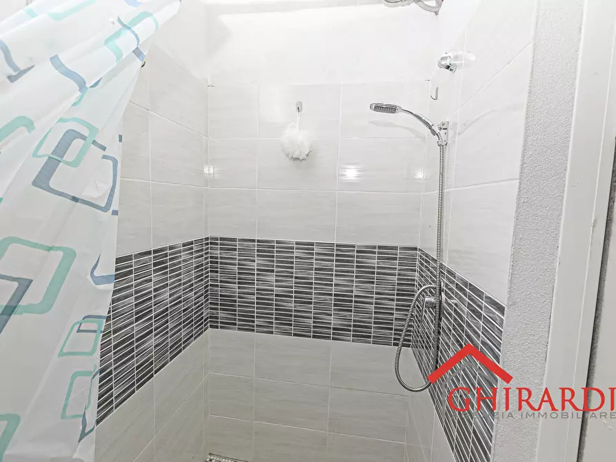 Immagine 20 di Magazzino in vendita  in VIA GAETANO DONIZETTI 73R a Genova