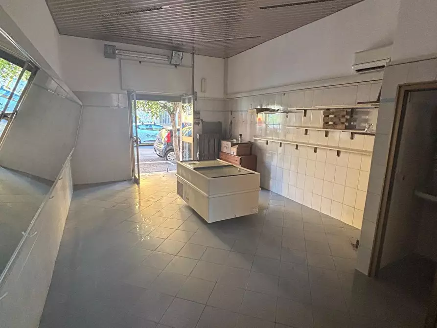 Immagine 7 di Locale commerciale in vendita  in Via Vittorio Veneto 43 a Nettuno