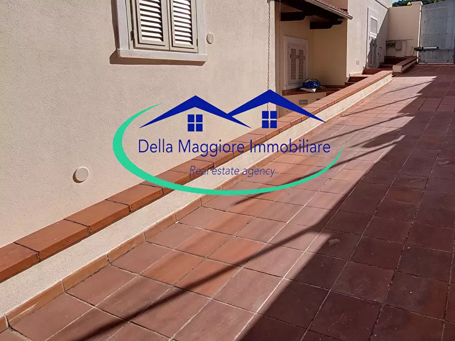 Immagine 40 di Villa in vendita  a Livorno