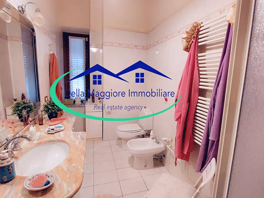 Immagine 12 di Appartamento in vendita  in via delle sorgenti a Livorno