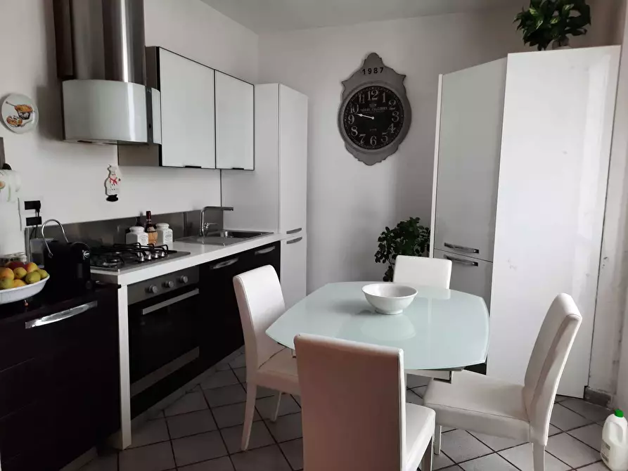 Immagine 10 di Villa in vendita  in via della prugnoliccia a Livorno