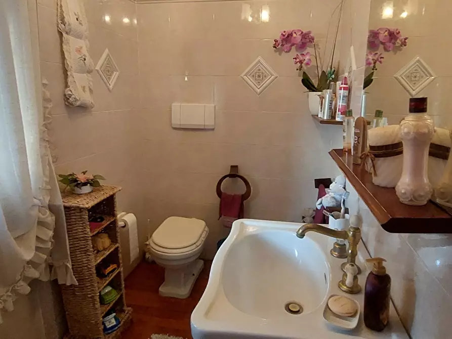 Immagine 30 di Villa in vendita  in via della prugnoliccia a Livorno