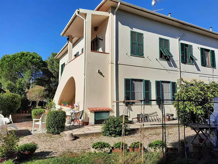 Immagine 26 di Appartamento in vendita  a Livorno