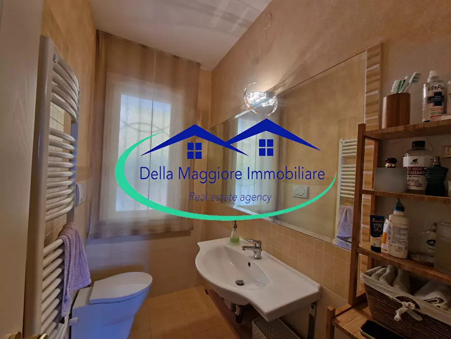 Immagine 14 di Villa in vendita  a Livorno