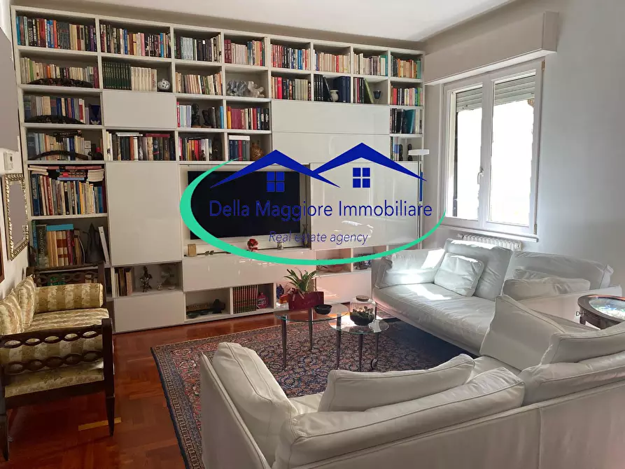 Immagine 1 di Appartamento in vendita  a Livorno