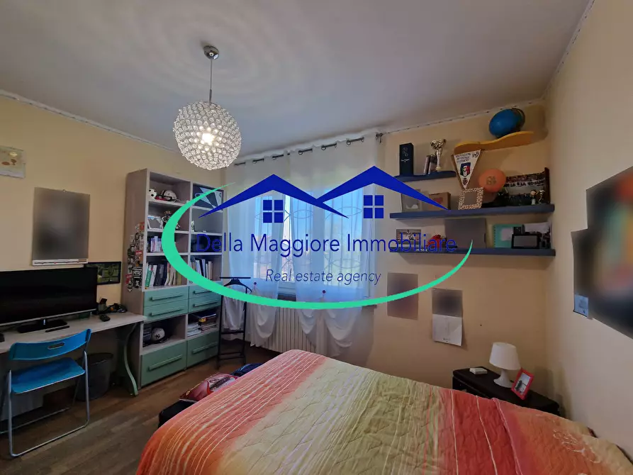 Immagine 19 di Villa in vendita  a Livorno