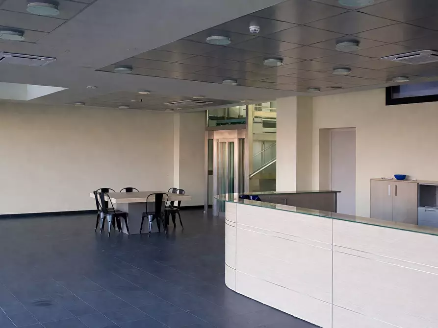 Immagine 12 di Capannone industriale in vendita  a Parma