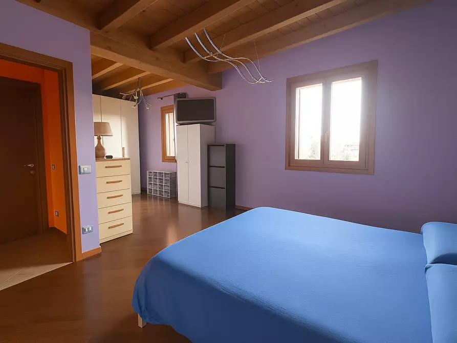 Immagine 5 di Trilocale in vendita  a Langhirano