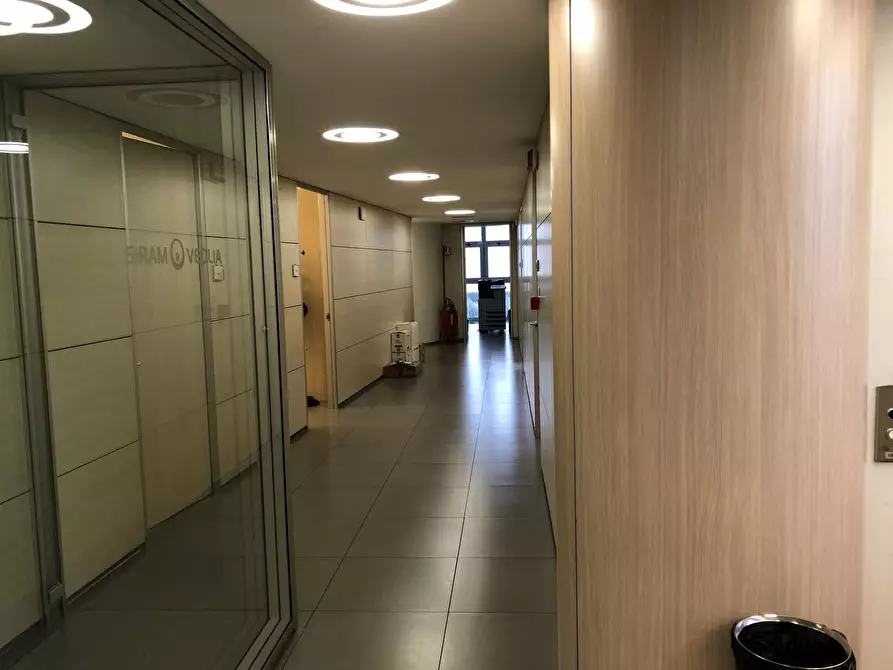 Immagine 7 di Ufficio in affitto  a Parma