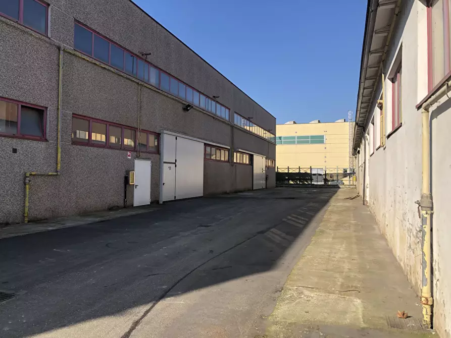 Immagine 5 di Attività artigianale in vendita  a Parma