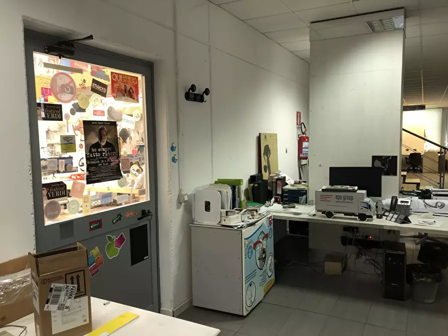 Immagine 11 di Attività artigianale in vendita  a Parma