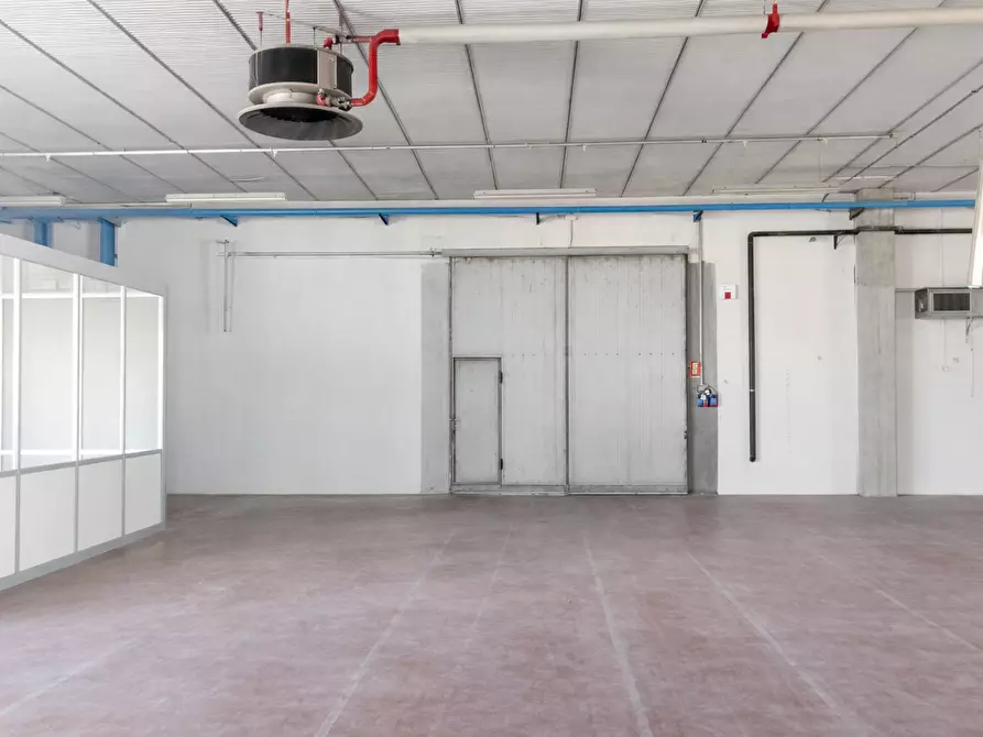 Immagine 2 di Attività artigianale in vendita  a Collecchio