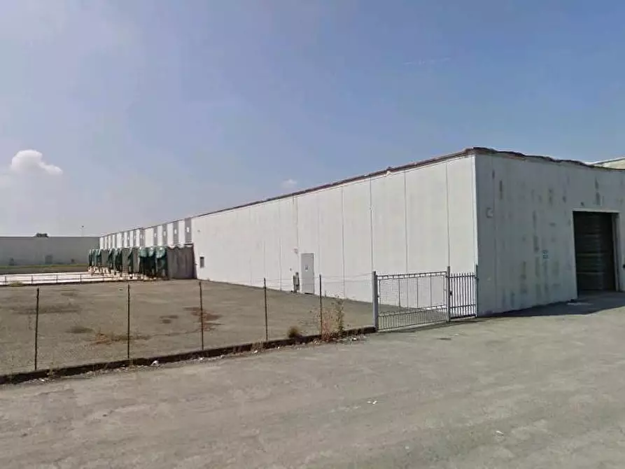 Immagine 11 di Attività artigianale in affitto  a Sorbolo Mezzani