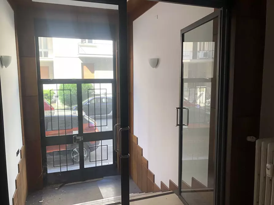 Immagine 2 di Ufficio in affitto  a Parma