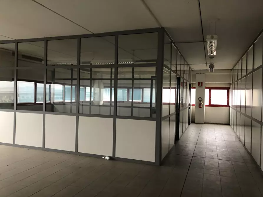 Immagine 5 di Attività artigianale in vendita  a Parma