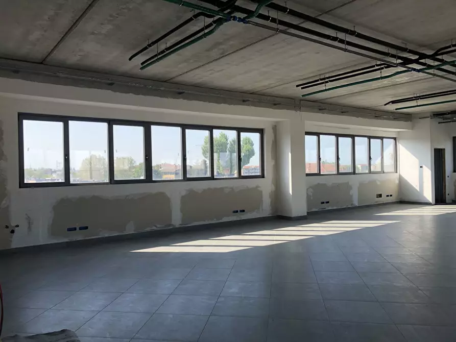 Immagine 3 di Ufficio in affitto  a Parma