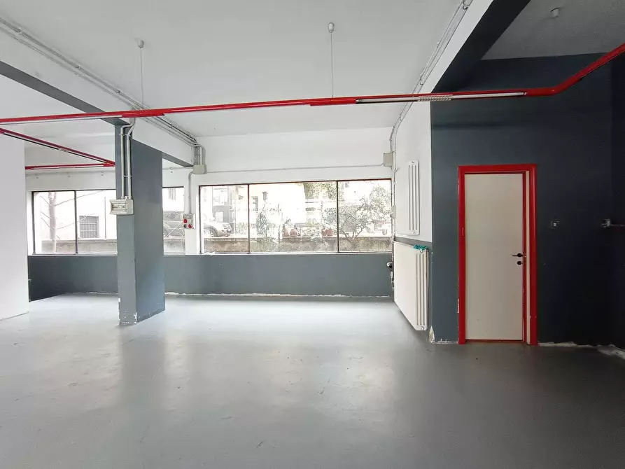 Immagine 10 di Locale commerciale in affitto  in via rosmini 14 a Trento