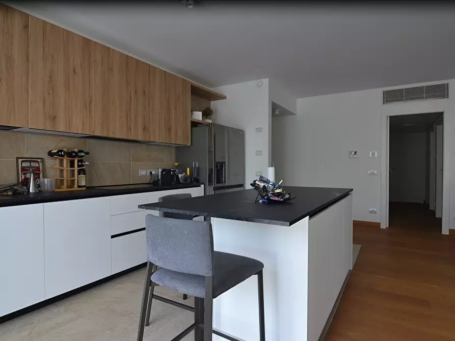 Immagine 2 di Trilocale in vendita  in Viale della Costituzione 1 a Trento