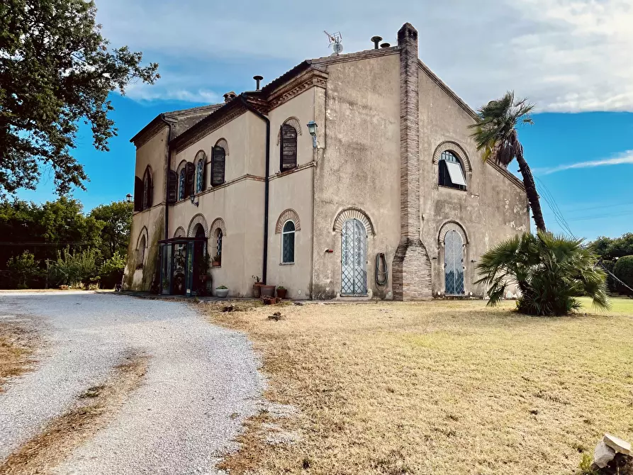 Immagine 1 di Rustico / casale in vendita  in Via Striscioni a Osimo